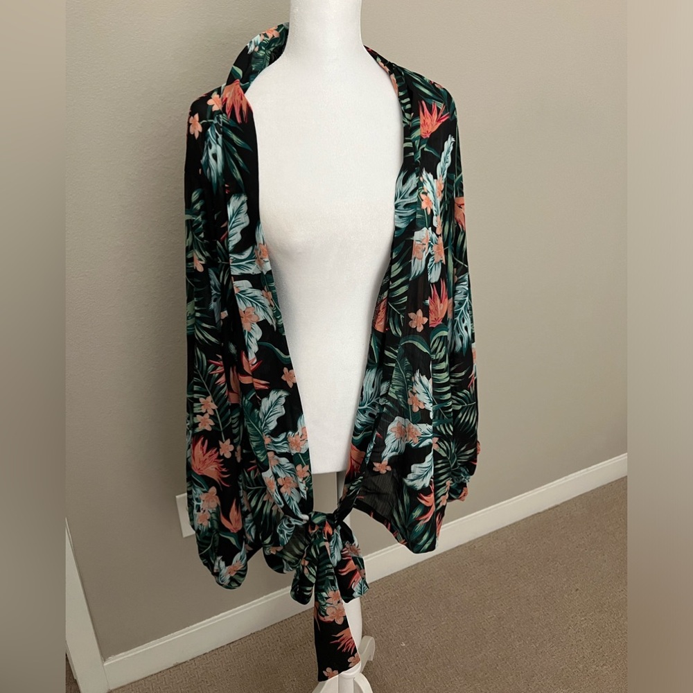 EUC Floral Wrap with Sleeves